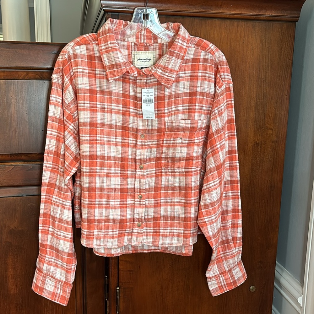NWT American Eagle Cropped Plaid Flannel Button Down Shirt - Picture 4 of 12